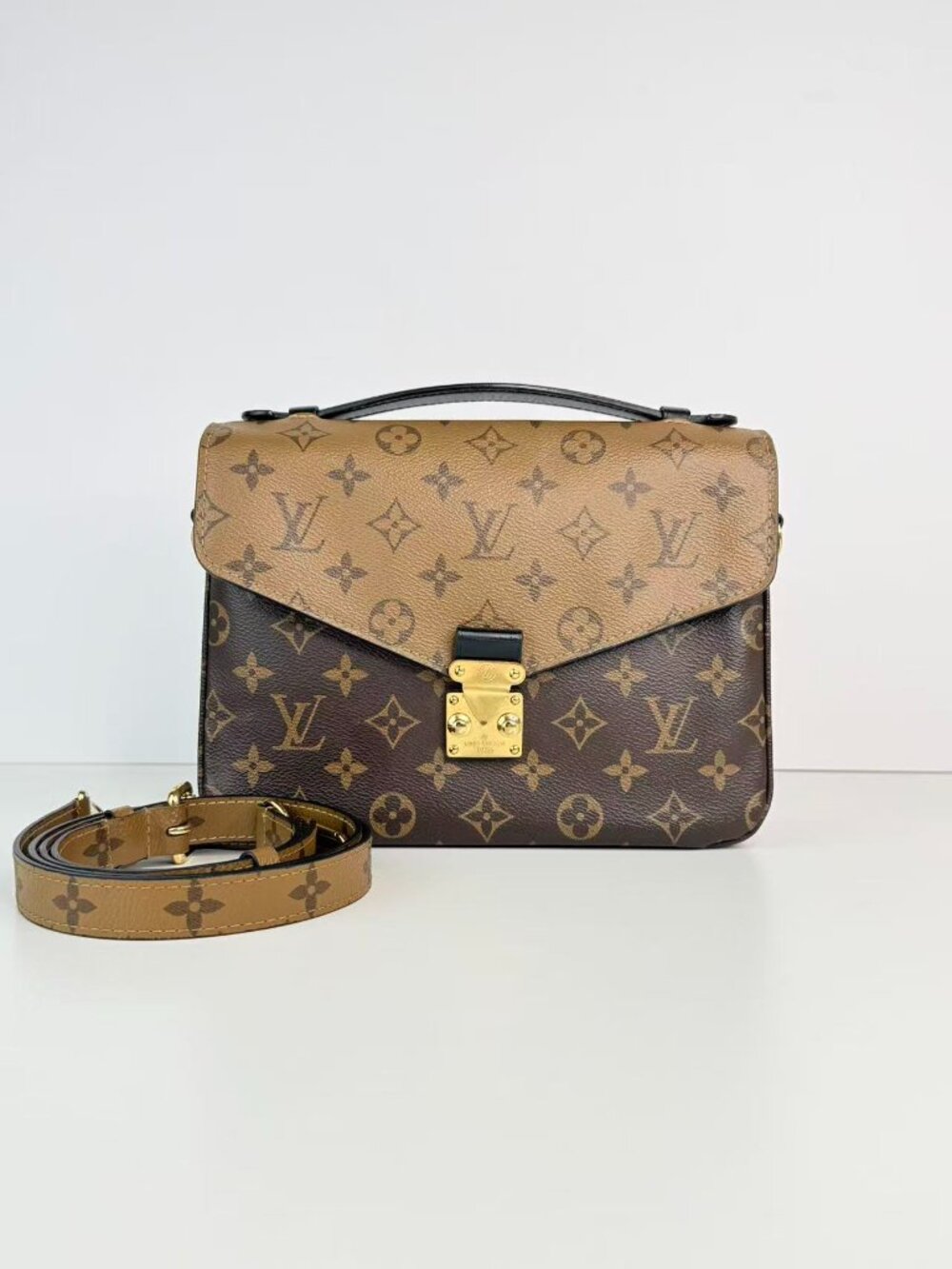 Louis Vuitton Pochette Métis MM Monogram Reverse Canvas Crossbody Shoulder Bag